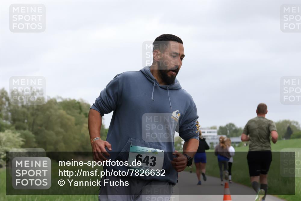 04.05.2025 - 8. Wedeler Halbmarathon Yannick Fuchs http://msf.ph/oto/7826632 04.05.2025 11:14:02 Laufen 56, 643 meine-sportfotos.de