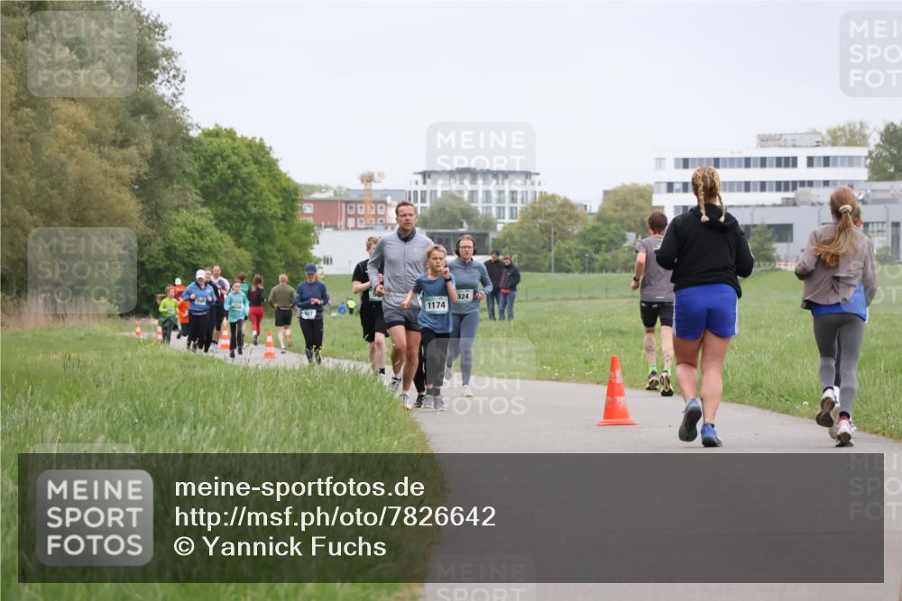 04.05.2025 - 8. Wedeler Halbmarathon Yannick Fuchs http://msf.ph/oto/7826642 04.05.2025 11:14:04 Laufen 1174, 924 meine-sportfotos.de
