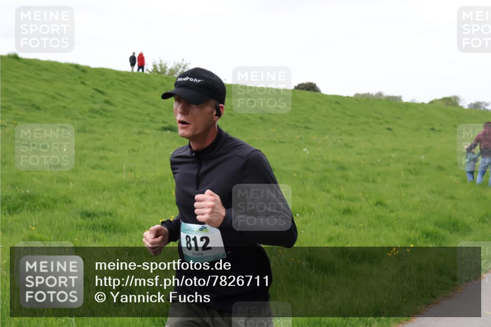 04.05.2025 - 8. Wedeler Halbmarathon Yannick Fuchs http://msf.ph/oto/7826711 04.05.2025 11:14:09 Laufen 812 meine-sportfotos.de