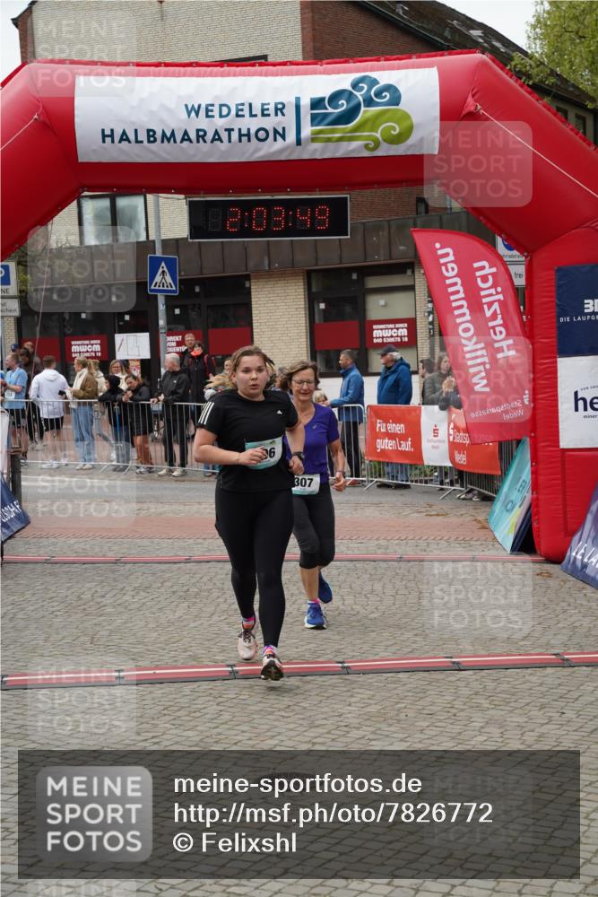 04.05.2025 - 8. Wedeler Halbmarathon Felixshl http://msf.ph/oto/7826772 04.05.2025 12:03:47 Ziel 307, 396, 771 meine-sportfotos.de