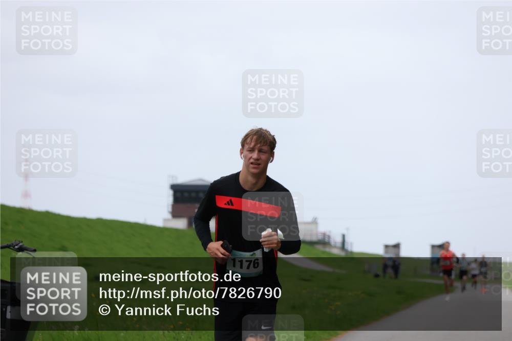 04.05.2025 - 8. Wedeler Halbmarathon Yannick Fuchs http://msf.ph/oto/7826790 04.05.2025 11:14:16 Laufen 1176 meine-sportfotos.de