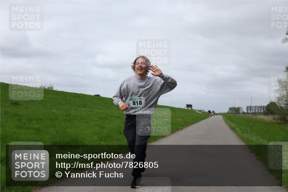 04.05.2025 - 8. Wedeler Halbmarathon Yannick Fuchs http://msf.ph/oto/7826805 04.05.2025 11:55:50 Laufen 818 meine-sportfotos.de
