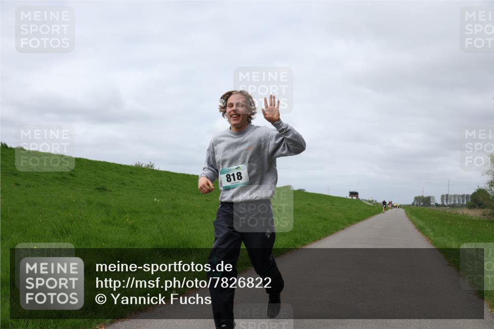 04.05.2025 - 8. Wedeler Halbmarathon Yannick Fuchs http://msf.ph/oto/7826822 04.05.2025 11:55:50 Laufen 818 meine-sportfotos.de