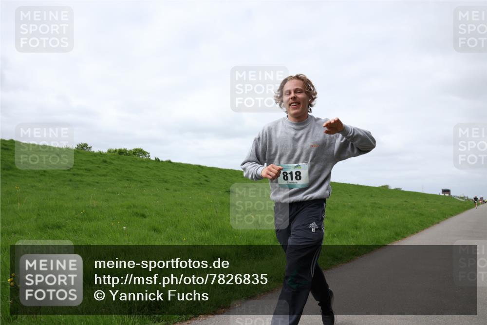 04.05.2025 - 8. Wedeler Halbmarathon Yannick Fuchs http://msf.ph/oto/7826835 04.05.2025 11:55:50 Laufen 818, 15 meine-sportfotos.de