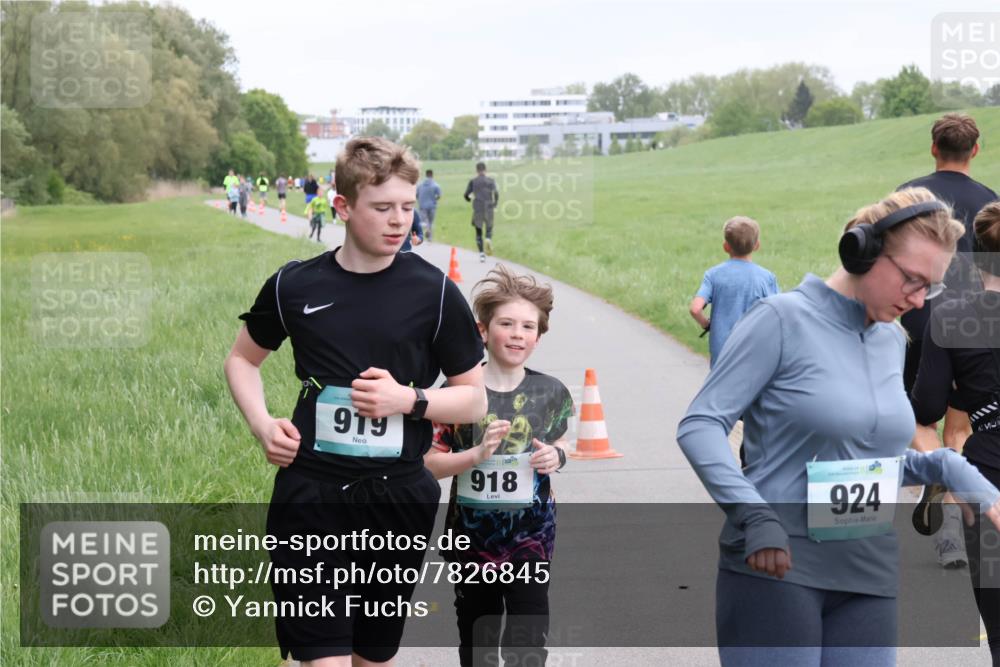 04.05.2025 - 8. Wedeler Halbmarathon Yannick Fuchs http://msf.ph/oto/7826845 04.05.2025 11:14:24 Laufen 919, 918, 924 meine-sportfotos.de