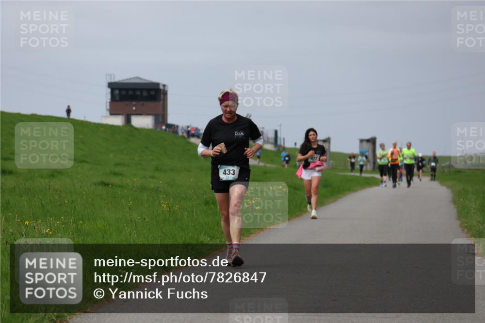 04.05.2025 - 8. Wedeler Halbmarathon Yannick Fuchs http://msf.ph/oto/7826847 04.05.2025 11:56:01 Laufen 433, 477 meine-sportfotos.de