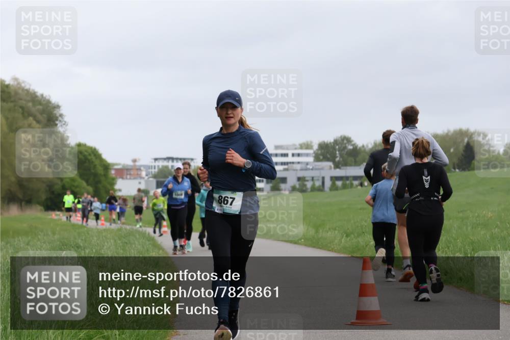04.05.2025 - 8. Wedeler Halbmarathon Yannick Fuchs http://msf.ph/oto/7826861 04.05.2025 11:14:27 Laufen 1000, 867, 8, 151 meine-sportfotos.de