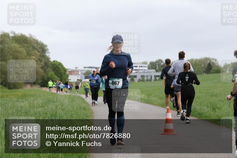 04.05.2025 - 8. Wedeler Halbmarathon Yannick Fuchs http://msf.ph/oto/7826880 04.05.2025 11:14:28 Laufen 867, 8151 meine-sportfotos.de