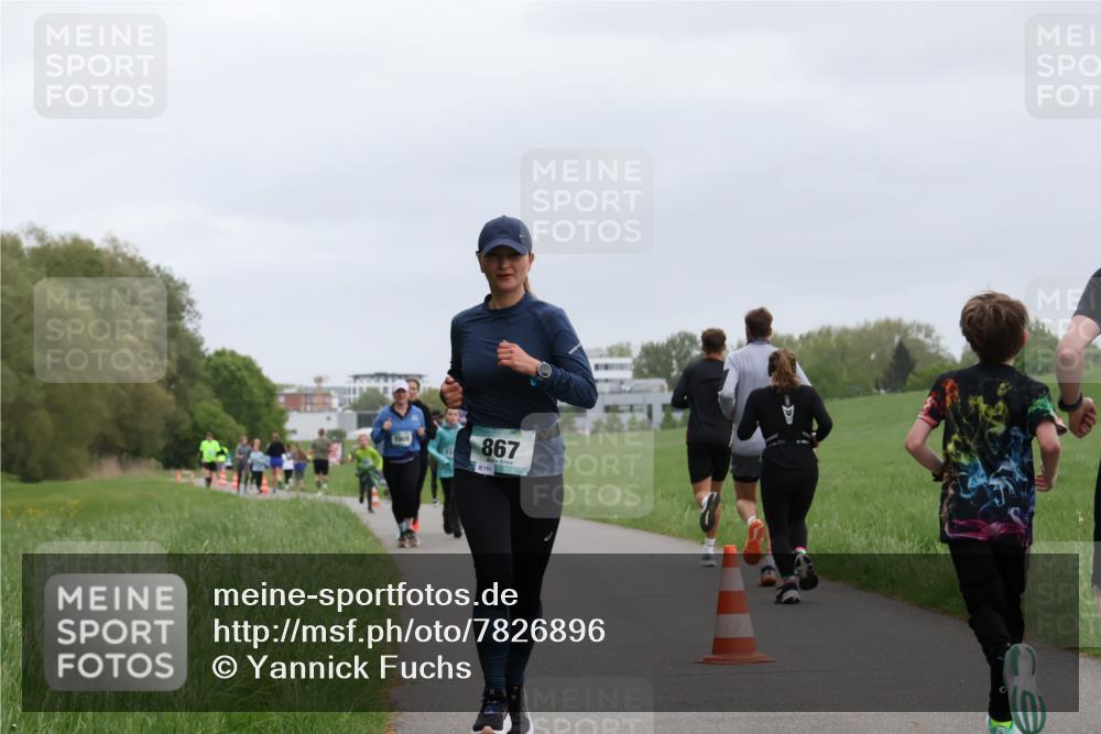 04.05.2025 - 8. Wedeler Halbmarathon Yannick Fuchs http://msf.ph/oto/7826896 04.05.2025 11:14:28 Laufen 867, 8151 meine-sportfotos.de