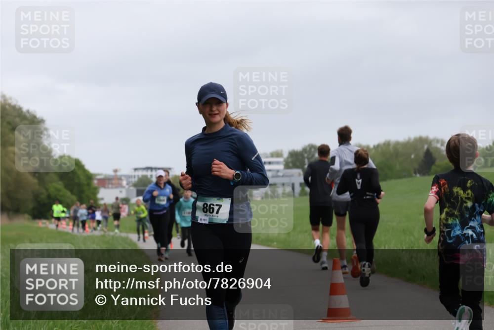 04.05.2025 - 8. Wedeler Halbmarathon Yannick Fuchs http://msf.ph/oto/7826904 04.05.2025 11:14:28 Laufen 867, 151 meine-sportfotos.de