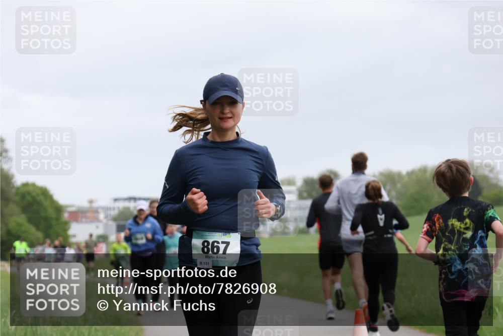 04.05.2025 - 8. Wedeler Halbmarathon Yannick Fuchs http://msf.ph/oto/7826908 04.05.2025 11:14:29 Laufen 867, 151 meine-sportfotos.de