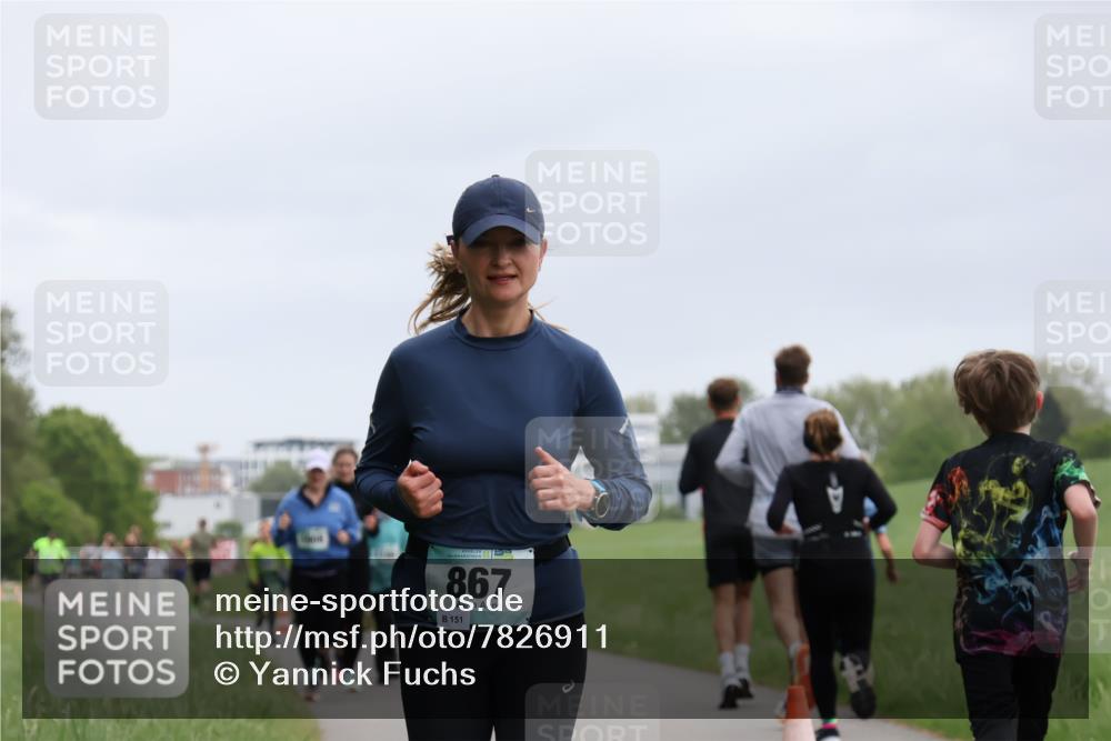 04.05.2025 - 8. Wedeler Halbmarathon Yannick Fuchs http://msf.ph/oto/7826911 04.05.2025 11:14:29 Laufen 867, 151 meine-sportfotos.de