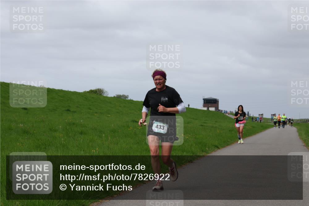 04.05.2025 - 8. Wedeler Halbmarathon Yannick Fuchs http://msf.ph/oto/7826922 04.05.2025 11:56:07 Laufen 433, 477 meine-sportfotos.de