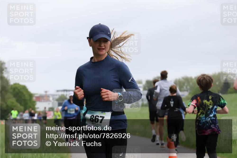 04.05.2025 - 8. Wedeler Halbmarathon Yannick Fuchs http://msf.ph/oto/7826926 04.05.2025 11:14:29 Laufen 867, 151 meine-sportfotos.de