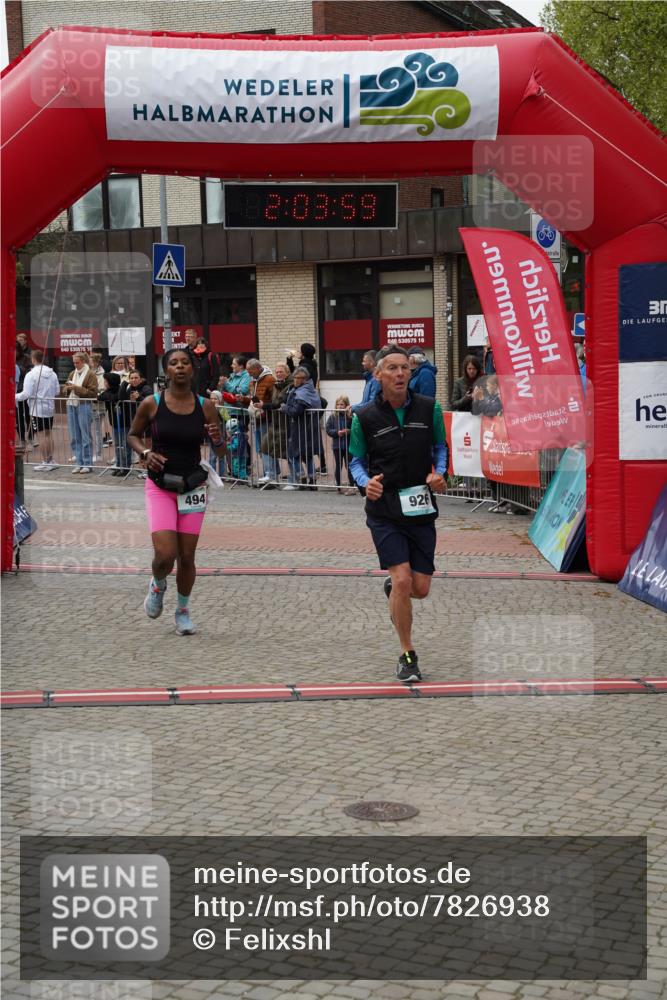 04.05.2025 - 8. Wedeler Halbmarathon Felixshl http://msf.ph/oto/7826938 04.05.2025 12:03:57 Ziel 146, 494, 926 meine-sportfotos.de