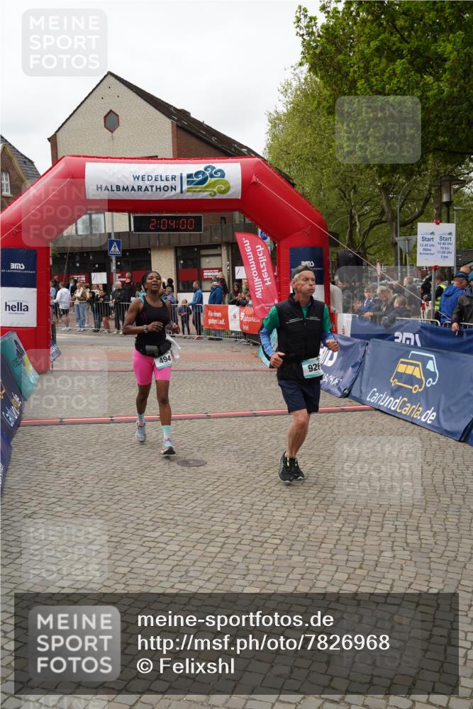 04.05.2025 - 8. Wedeler Halbmarathon Felixshl http://msf.ph/oto/7826968 04.05.2025 12:03:58 Ziel 176, 494, 926 meine-sportfotos.de