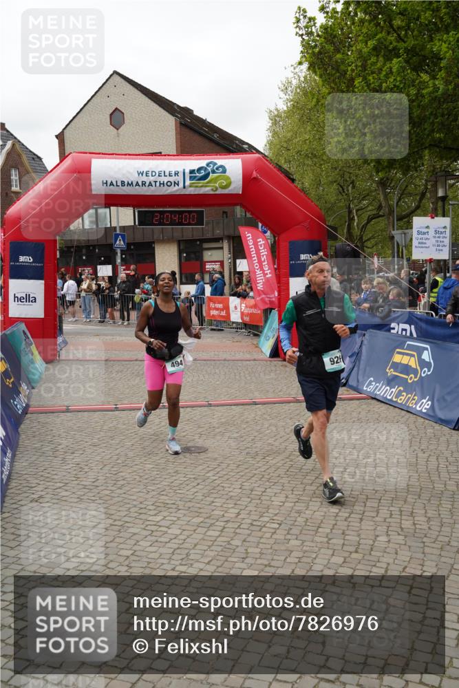 04.05.2025 - 8. Wedeler Halbmarathon Felixshl http://msf.ph/oto/7826976 04.05.2025 12:03:58 Ziel 176, 494, 926 meine-sportfotos.de