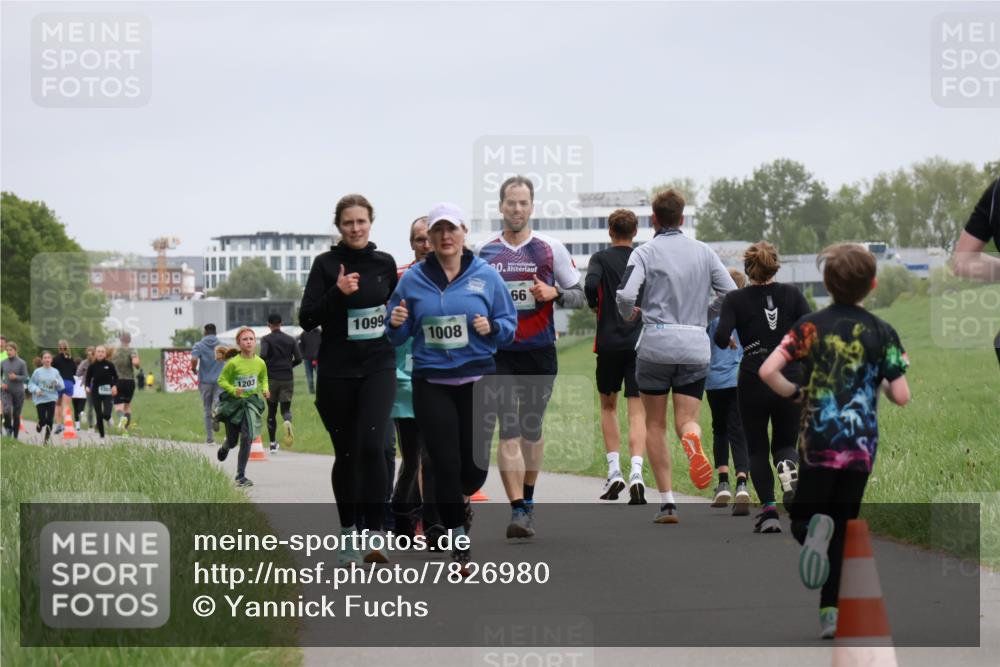 04.05.2025 - 8. Wedeler Halbmarathon Yannick Fuchs http://msf.ph/oto/7826980 04.05.2025 11:14:31 Laufen 1203, 1099, 1008, 20, 66 meine-sportfotos.de