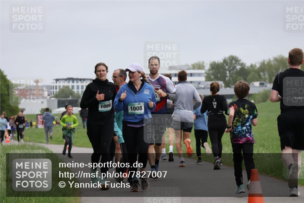 04.05.2025 - 8. Wedeler Halbmarathon Yannick Fuchs http://msf.ph/oto/7827007 04.05.2025 11:14:32 Laufen 1203, 1099, 1008 meine-sportfotos.de