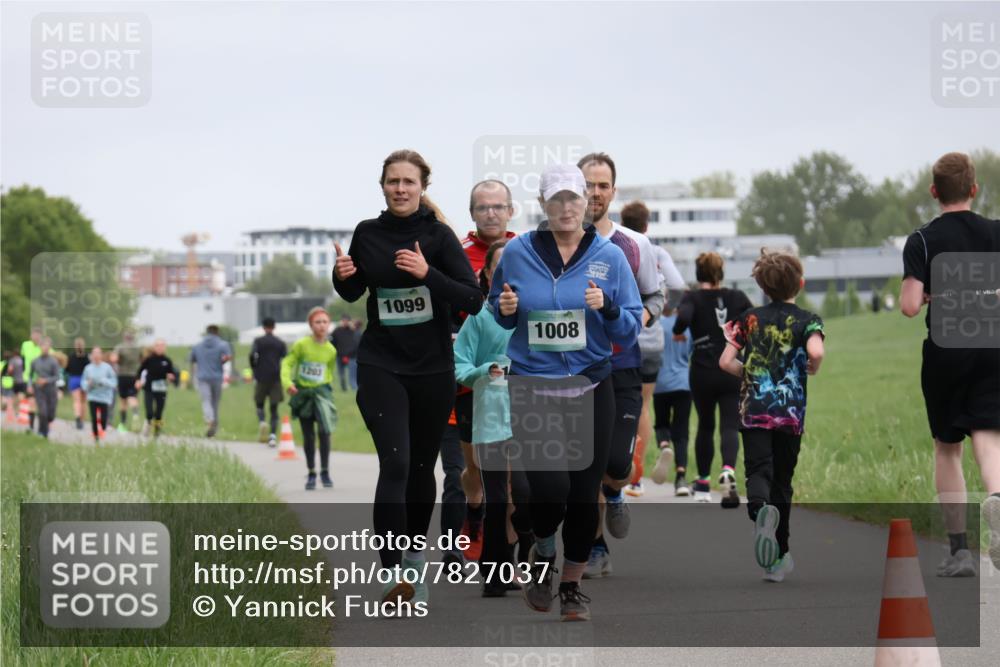 04.05.2025 - 8. Wedeler Halbmarathon Yannick Fuchs http://msf.ph/oto/7827037 04.05.2025 11:14:33 Laufen 1203, 1099, 1008 meine-sportfotos.de