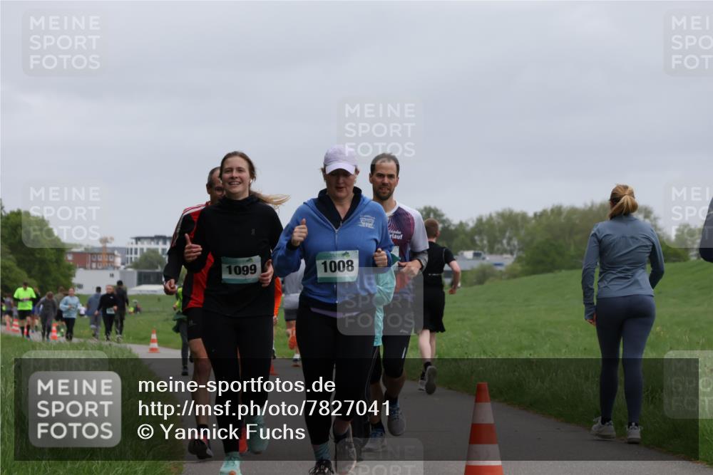 04.05.2025 - 8. Wedeler Halbmarathon Yannick Fuchs http://msf.ph/oto/7827041 04.05.2025 11:14:35 Laufen 10000, 1099, 1008 meine-sportfotos.de