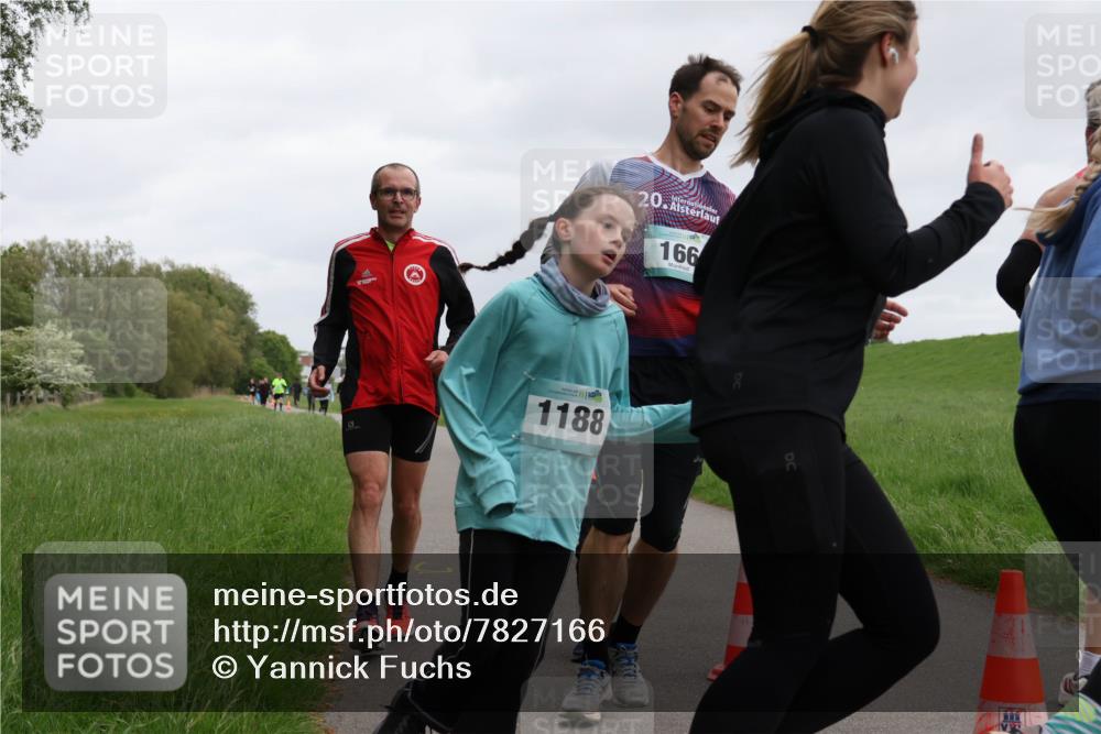 04.05.2025 - 8. Wedeler Halbmarathon Yannick Fuchs http://msf.ph/oto/7827166 04.05.2025 11:14:41 Laufen 20, 166, 1188 meine-sportfotos.de