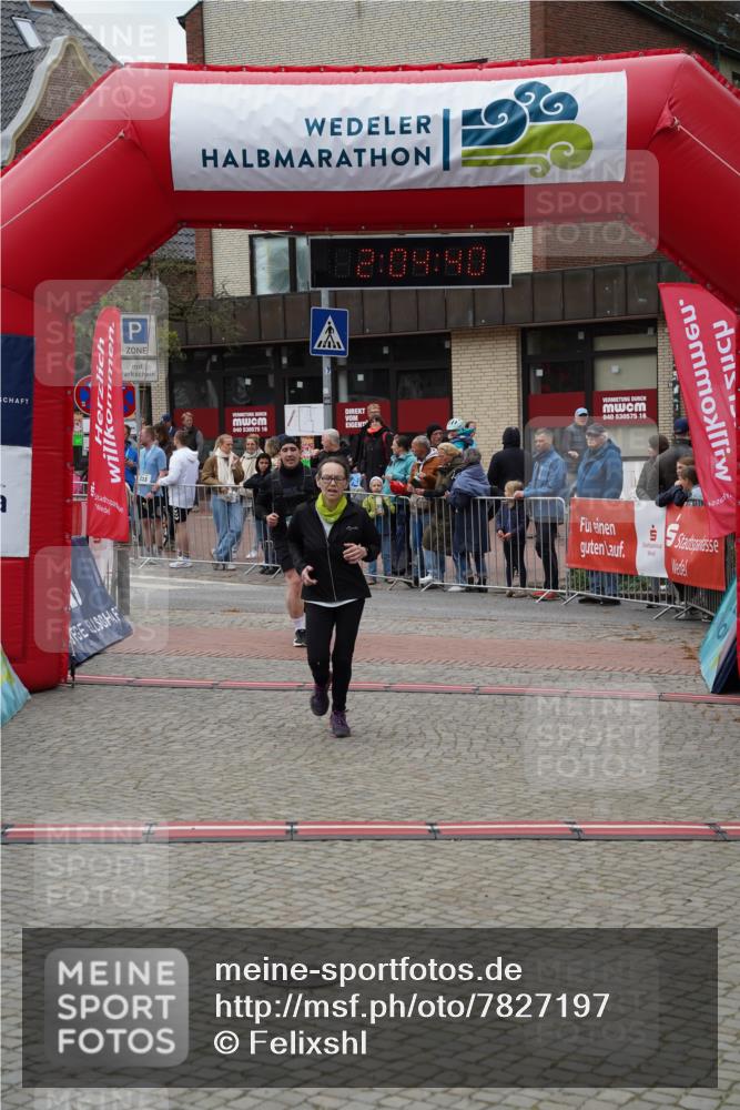 04.05.2025 - 8. Wedeler Halbmarathon Felixshl http://msf.ph/oto/7827197 04.05.2025 12:04:38 Ziel 443, 694 meine-sportfotos.de