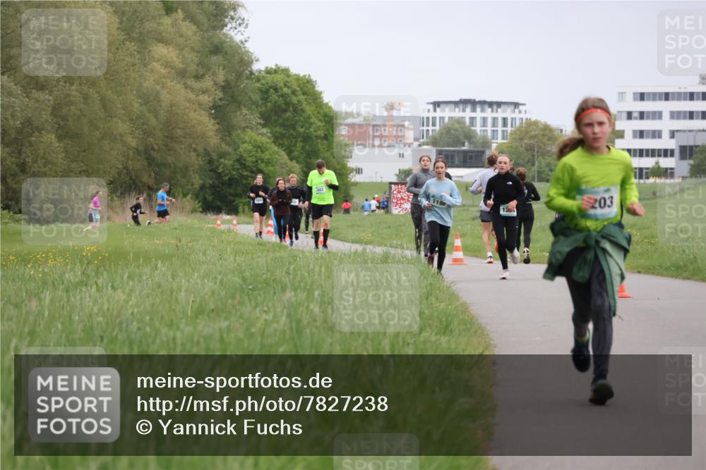 04.05.2025 - 8. Wedeler Halbmarathon Yannick Fuchs http://msf.ph/oto/7827238 04.05.2025 11:14:44 Laufen 483, 1198, 203 meine-sportfotos.de