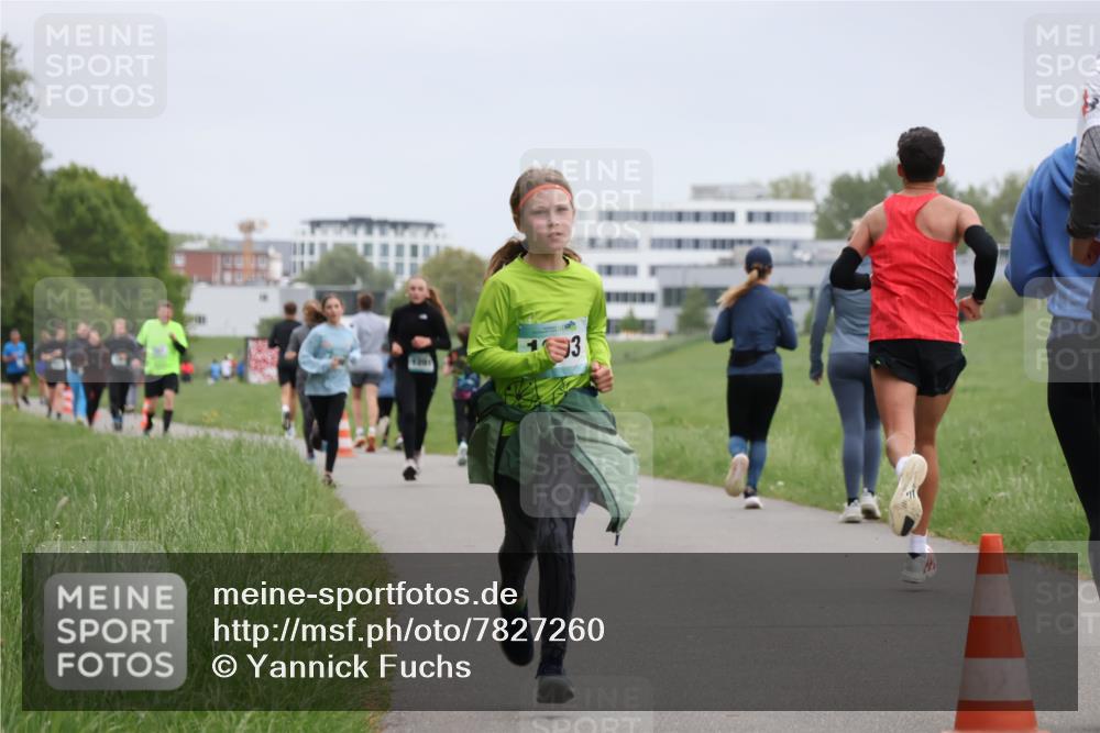 04.05.2025 - 8. Wedeler Halbmarathon Yannick Fuchs http://msf.ph/oto/7827260 04.05.2025 11:14:46 Laufen 1201 meine-sportfotos.de