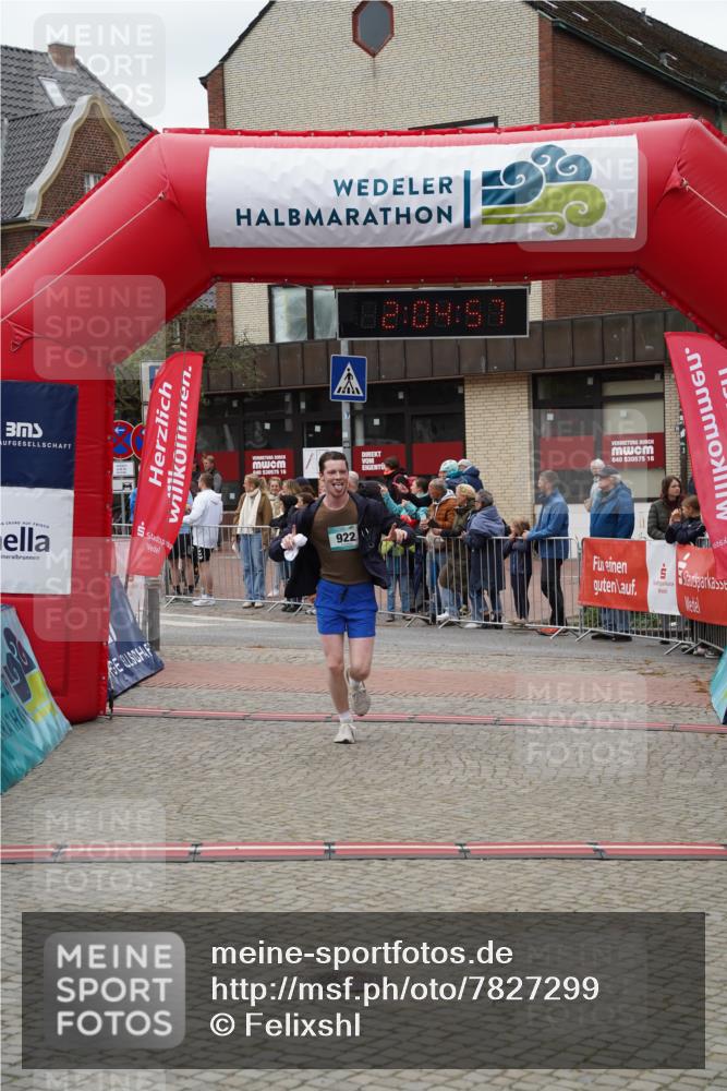 04.05.2025 - 8. Wedeler Halbmarathon Felixshl http://msf.ph/oto/7827299 04.05.2025 12:04:55 Ziel 922 meine-sportfotos.de