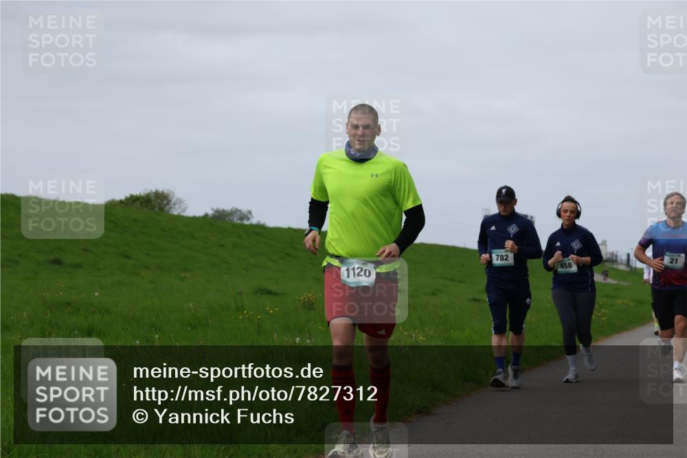 04.05.2025 - 8. Wedeler Halbmarathon Yannick Fuchs http://msf.ph/oto/7827312 04.05.2025 11:34:15 Laufen 1120, 782, 458, 21 meine-sportfotos.de