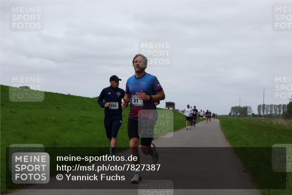 04.05.2025 - 8. Wedeler Halbmarathon Yannick Fuchs http://msf.ph/oto/7827387 04.05.2025 11:34:21 Laufen 782, 21 meine-sportfotos.de