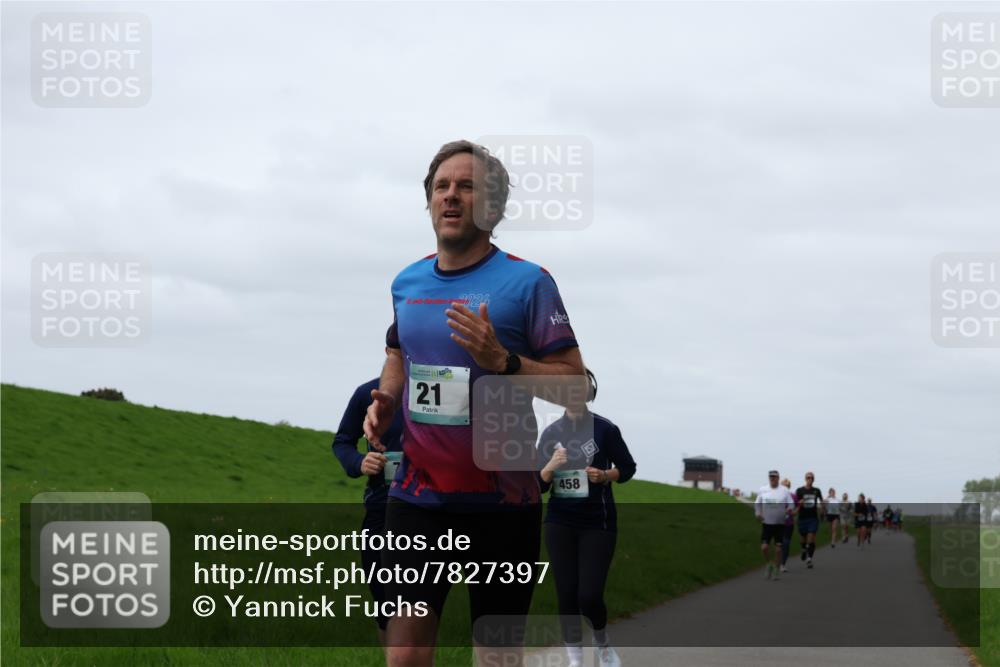 04.05.2025 - 8. Wedeler Halbmarathon Yannick Fuchs http://msf.ph/oto/7827397 04.05.2025 11:34:21 Laufen 2024, 21, 458 meine-sportfotos.de
