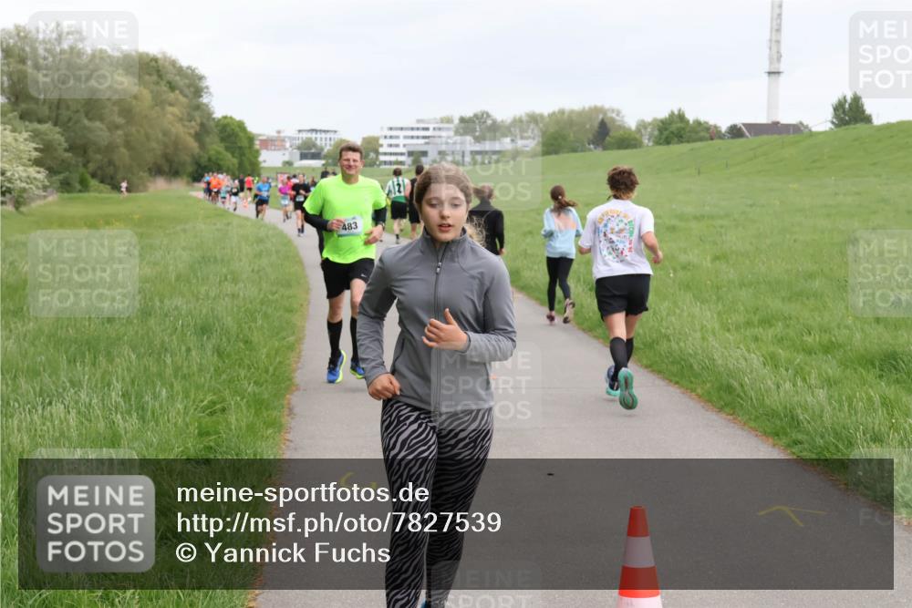04.05.2025 - 8. Wedeler Halbmarathon Yannick Fuchs http://msf.ph/oto/7827539 04.05.2025 11:15:08 Laufen 483 meine-sportfotos.de