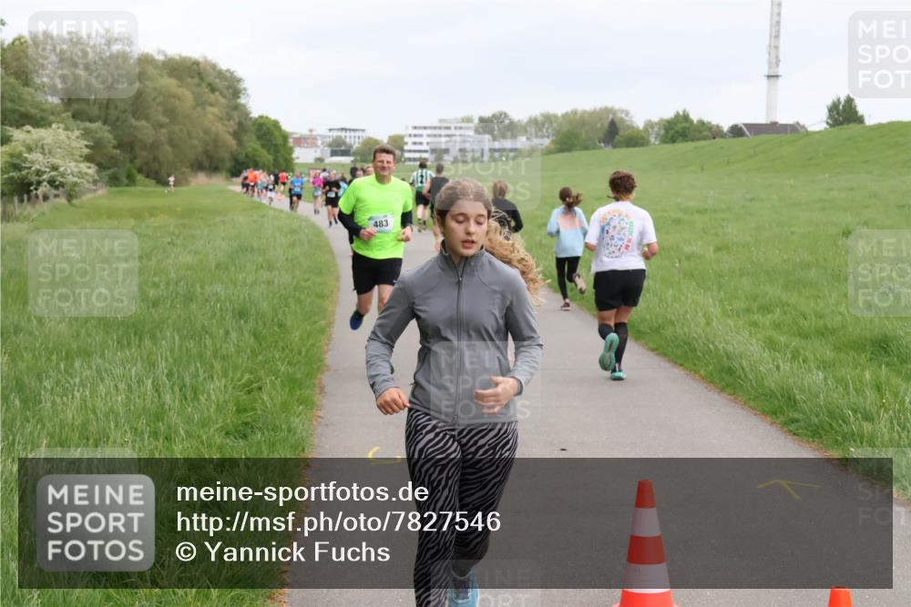 04.05.2025 - 8. Wedeler Halbmarathon Yannick Fuchs http://msf.ph/oto/7827546 04.05.2025 11:15:08 Laufen 483 meine-sportfotos.de