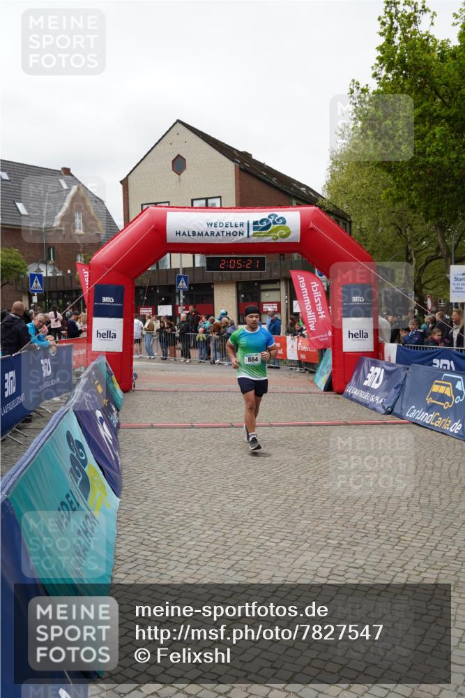 04.05.2025 - 8. Wedeler Halbmarathon Felixshl http://msf.ph/oto/7827547 04.05.2025 12:05:19 Ziel 884 meine-sportfotos.de