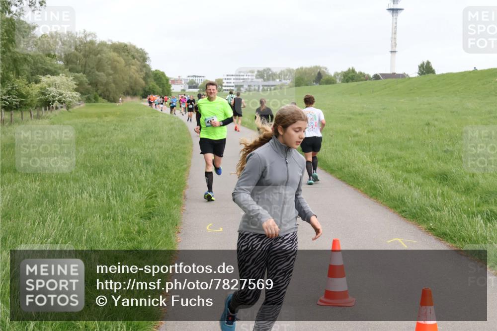 04.05.2025 - 8. Wedeler Halbmarathon Yannick Fuchs http://msf.ph/oto/7827569 04.05.2025 11:15:09 Laufen  meine-sportfotos.de