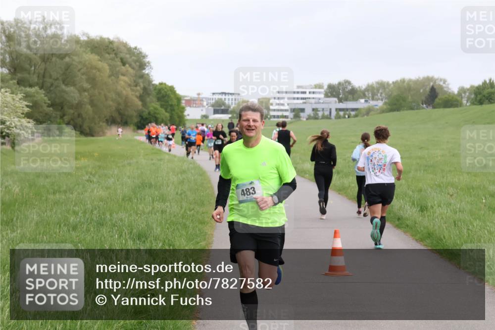 04.05.2025 - 8. Wedeler Halbmarathon Yannick Fuchs http://msf.ph/oto/7827582 04.05.2025 11:15:10 Laufen 483 meine-sportfotos.de