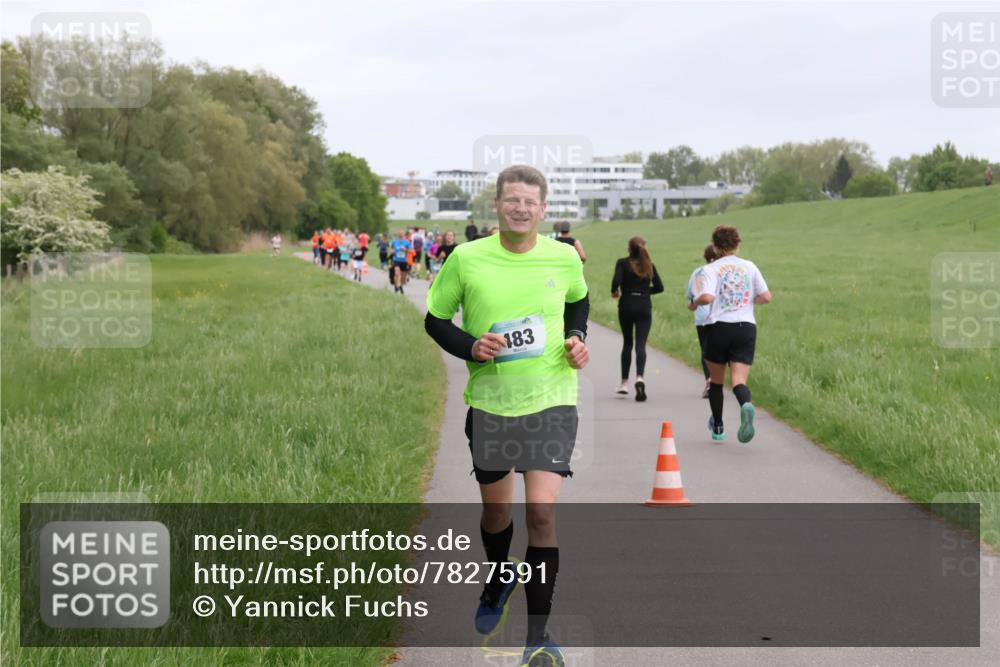 04.05.2025 - 8. Wedeler Halbmarathon Yannick Fuchs http://msf.ph/oto/7827591 04.05.2025 11:15:10 Laufen 183 meine-sportfotos.de