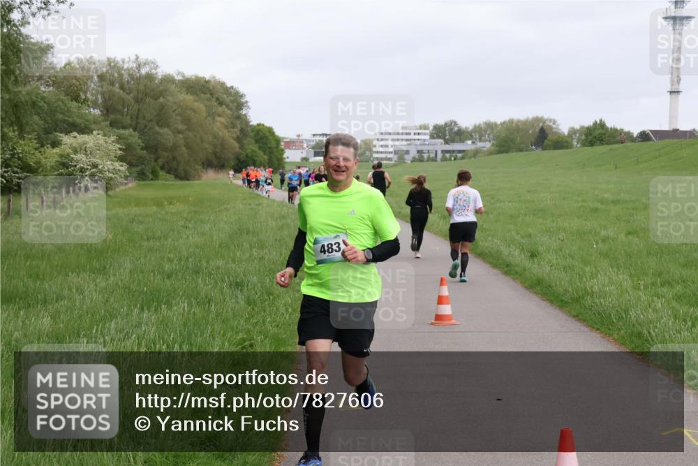 04.05.2025 - 8. Wedeler Halbmarathon Yannick Fuchs http://msf.ph/oto/7827606 04.05.2025 11:15:10 Laufen 483 meine-sportfotos.de