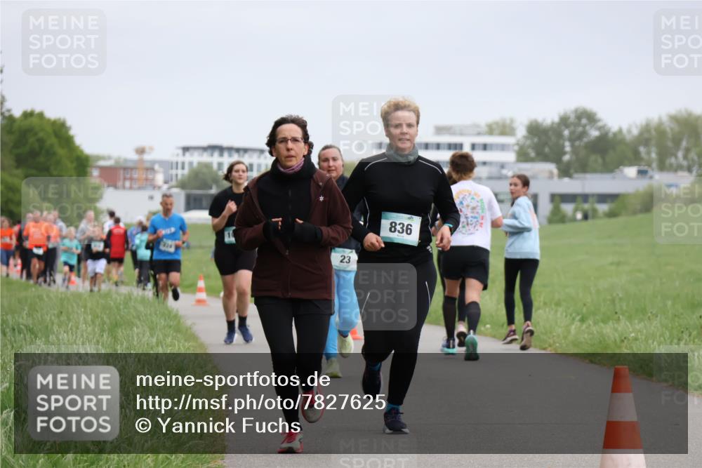 04.05.2025 - 8. Wedeler Halbmarathon Yannick Fuchs http://msf.ph/oto/7827625 04.05.2025 11:15:14 Laufen 23, 836 meine-sportfotos.de