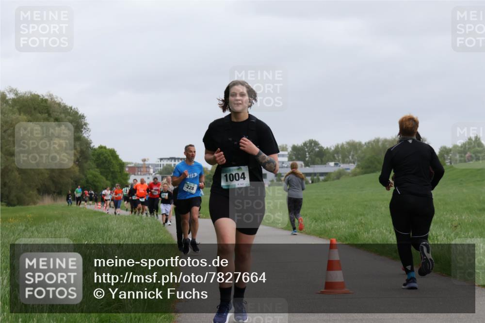 04.05.2025 - 8. Wedeler Halbmarathon Yannick Fuchs http://msf.ph/oto/7827664 04.05.2025 11:15:25 Laufen 1004, 147, 228 meine-sportfotos.de