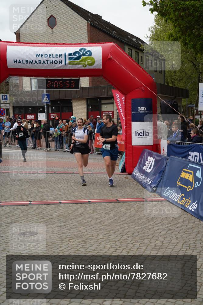 04.05.2025 - 8. Wedeler Halbmarathon Felixshl http://msf.ph/oto/7827682 04.05.2025 12:05:51 Ziel 45, 91, 92 meine-sportfotos.de