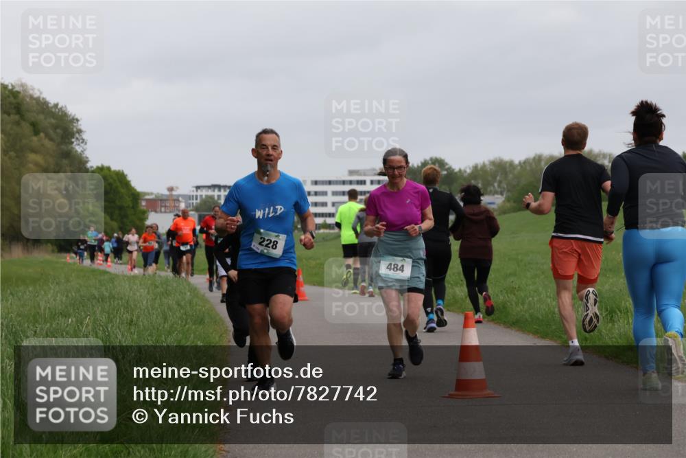 04.05.2025 - 8. Wedeler Halbmarathon Yannick Fuchs http://msf.ph/oto/7827742 04.05.2025 11:15:29 Laufen 1000, 154, 228, 484 meine-sportfotos.de