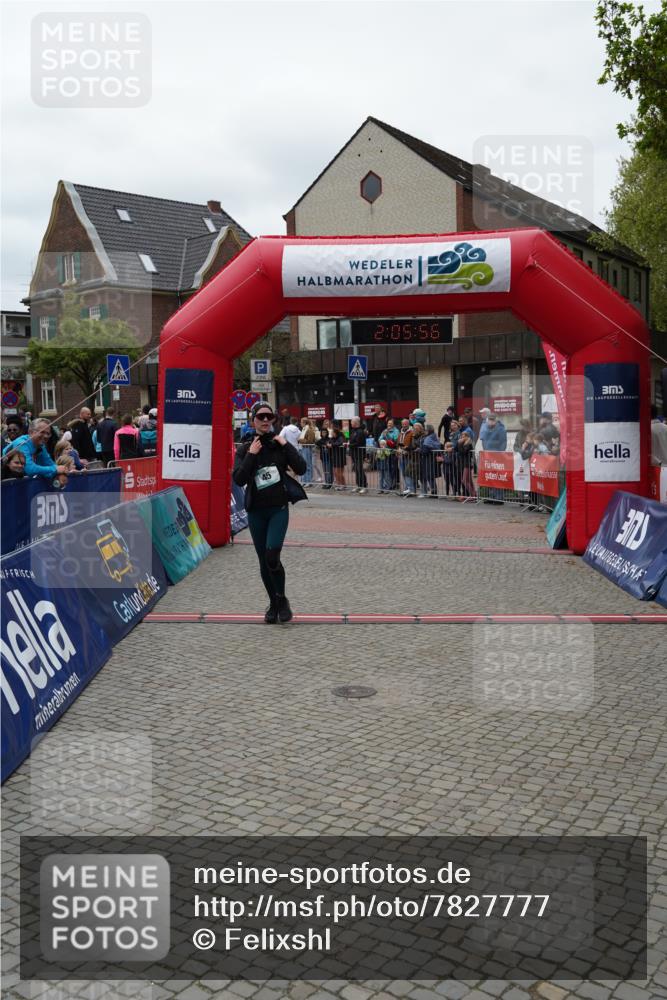 04.05.2025 - 8. Wedeler Halbmarathon Felixshl http://msf.ph/oto/7827777 04.05.2025 12:05:54 Ziel 45, 91, 92, 958 meine-sportfotos.de