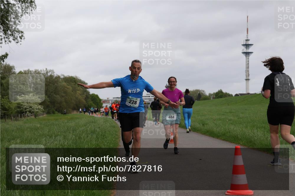 04.05.2025 - 8. Wedeler Halbmarathon Yannick Fuchs http://msf.ph/oto/7827816 04.05.2025 11:15:31 Laufen 228, 484 meine-sportfotos.de