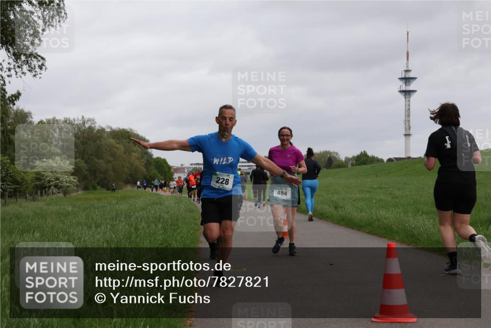 04.05.2025 - 8. Wedeler Halbmarathon Yannick Fuchs http://msf.ph/oto/7827821 04.05.2025 11:15:31 Laufen 228, 8154, 484 meine-sportfotos.de
