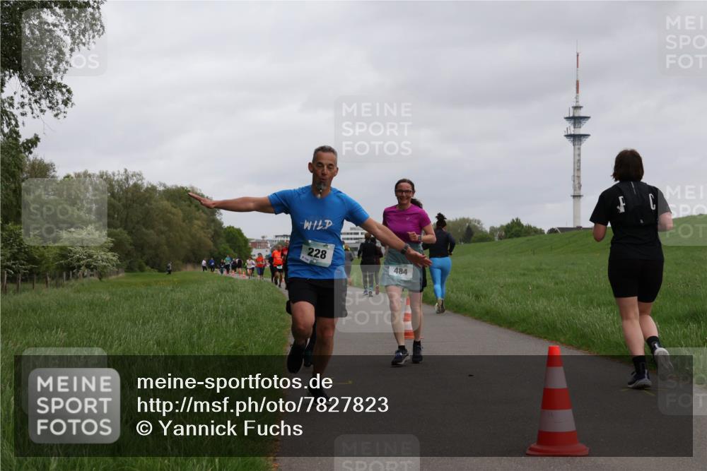 04.05.2025 - 8. Wedeler Halbmarathon Yannick Fuchs http://msf.ph/oto/7827823 04.05.2025 11:15:31 Laufen 228, 484 meine-sportfotos.de