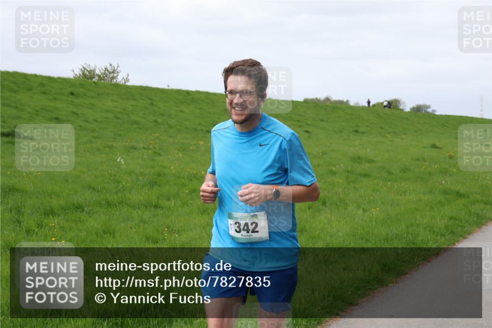 04.05.2025 - 8. Wedeler Halbmarathon Yannick Fuchs http://msf.ph/oto/7827835 04.05.2025 11:57:46 Laufen 342 meine-sportfotos.de