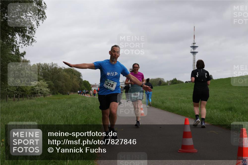 04.05.2025 - 8. Wedeler Halbmarathon Yannick Fuchs http://msf.ph/oto/7827846 04.05.2025 11:15:32 Laufen 228, 484 meine-sportfotos.de